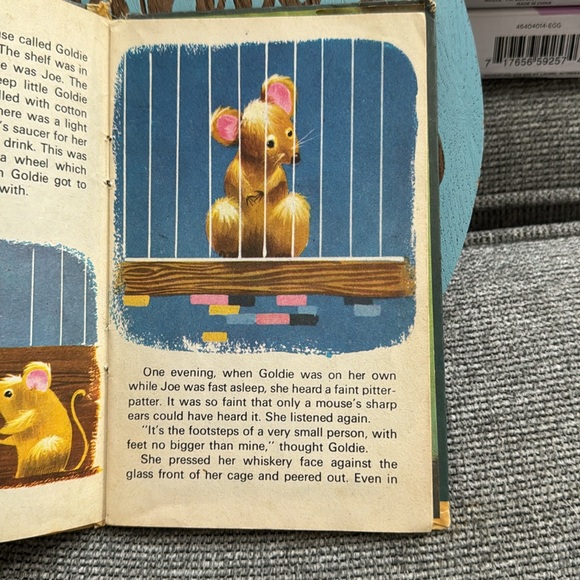 COPY - ⛱️2/$5⛱️Two Little Mice, hardcover, 1969 - Picture 7 of 9